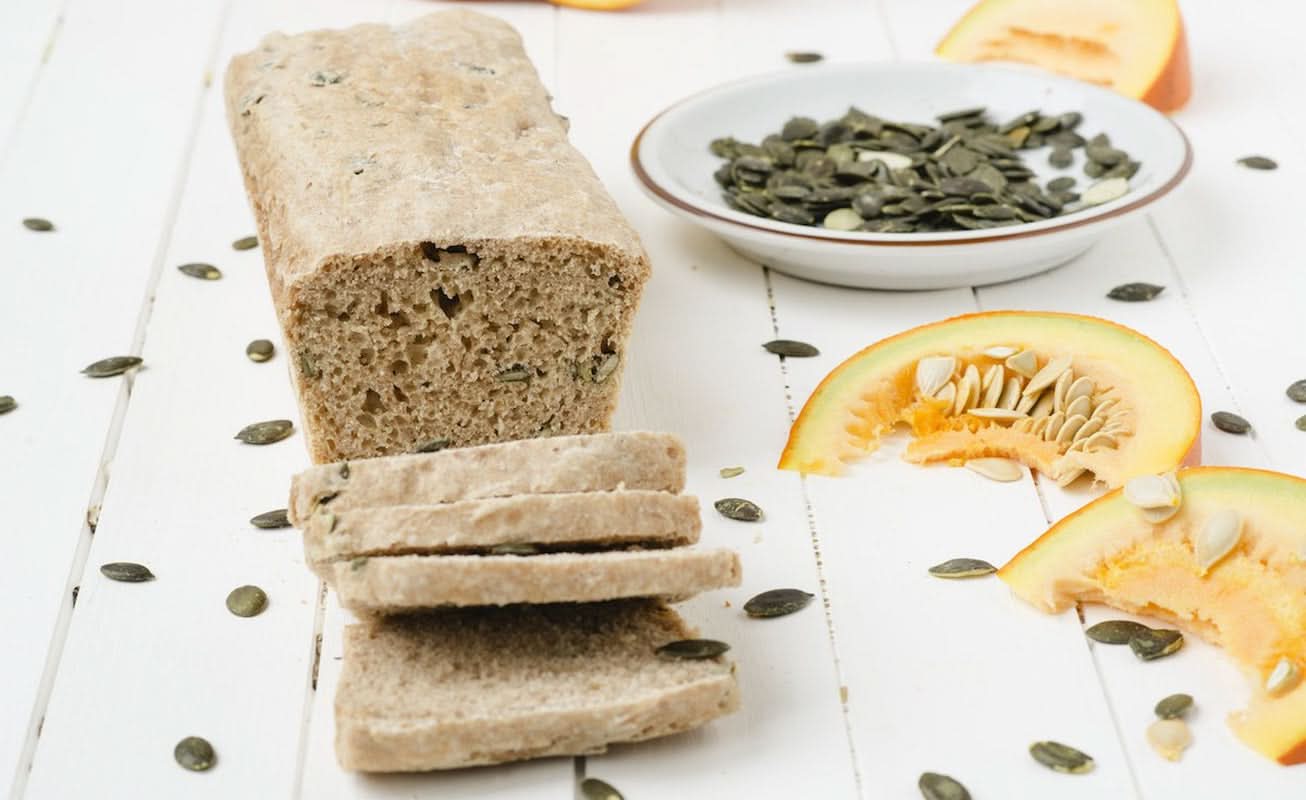 Bio směs na pečení chleba "dýně špalda" - cca. 850 gramů chleba Naty Shop Kitchen