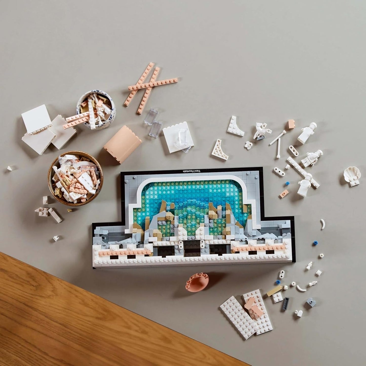 LEGO Architecture Fontána di Trevi – Model římské památky se sochami Minifigurek – sbírkový kousek do kanceláře a obývacího pokoje – dárek pro dospělé a milovníky architektury 21062 Stavebnice Besuche den LEGO-Store