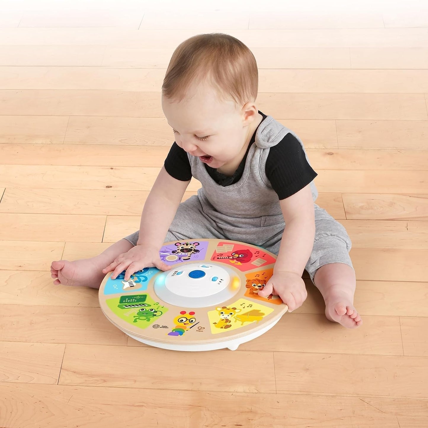 Baby Einstein, Hape, Cal's Smart Sounds Symphony Magic Touch Dřevěná elektronická hračka pro aktivity ve 3 jazycích (angličtina, francouzština a španělština), 3 režimy, od 6 měsíců Dětské hračky Naty Shop