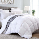 Kingsley Trend Alternativní bílá péřová přikrývka pro všechna roční období, pro každou sezónu, přikrývka King Size (2,6 M X 2,3 M), měkká, peřiny a přikrývky, které lze prát v pračce Naty Shop Queen White
