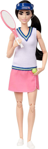 Barbie Made to Move - Tenistka s raketou a míčkem - Panenka s 22 klouby pro realistickou zábavu při hraní pro fanoušky tenisu a děti od 3 let, HKT73 Naty Shop Modern Dolls