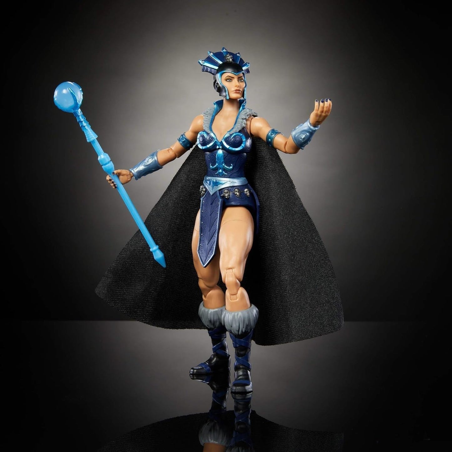 Masters of the Universe Mistrovská akční figurka Přibl. 18 cm vysoký, New Eternia Evil-Lyn, MOTU Toy Villainess, Čarodějka, 30 bodů pohybu, Hůlka s křišťálovou koulí, JBP77 Akční figurky Naty Shop