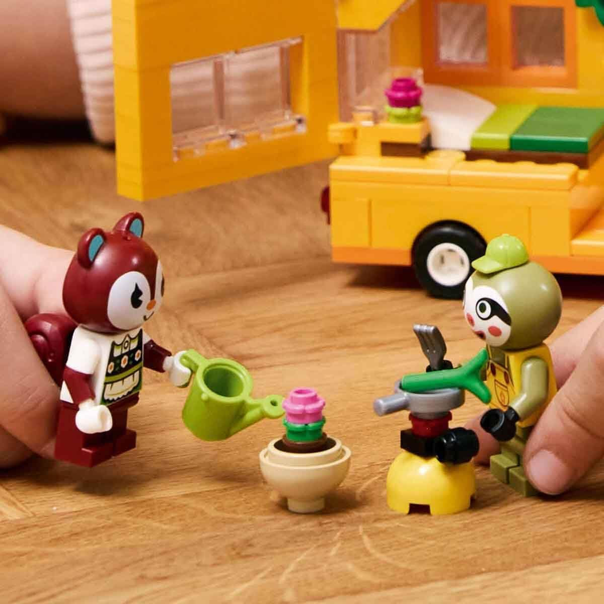 LEGO Animal Crossing Gerd's Caravan & Garden Role Play Set Hračka do auta pro děti 7leté dívky a chlapce Dárková videohra Hračka s figurkami zvířat 77054 Stavebnice Besuche den LEGO-Store