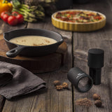 Microplane Mlýnek na koření černý na muškátový oříšek, skořici, fazole tonka, dlouhý pepř a další suché koření Mlýnek a mlýnky Naty Shop