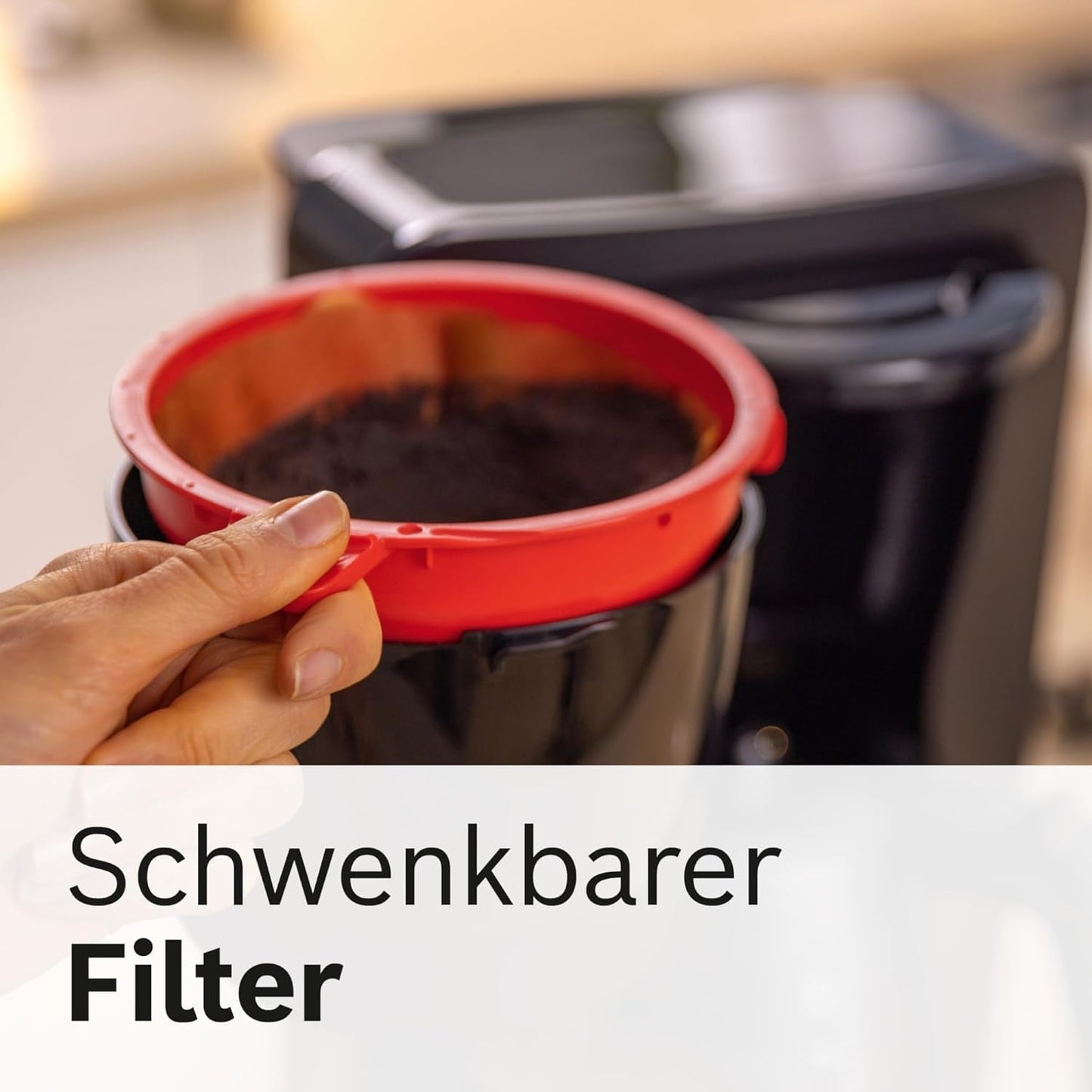 Espresso kávovar Bosch MyMoment TKA2M113 s filtrem, 1,25 l skleněná karafa, 10–15 šálků, funkce udržování teploty 40 minut, systém proti odkapávání, otočný držák filtru, odnímatelná nádrž na vodu, 1200 W, matná černá