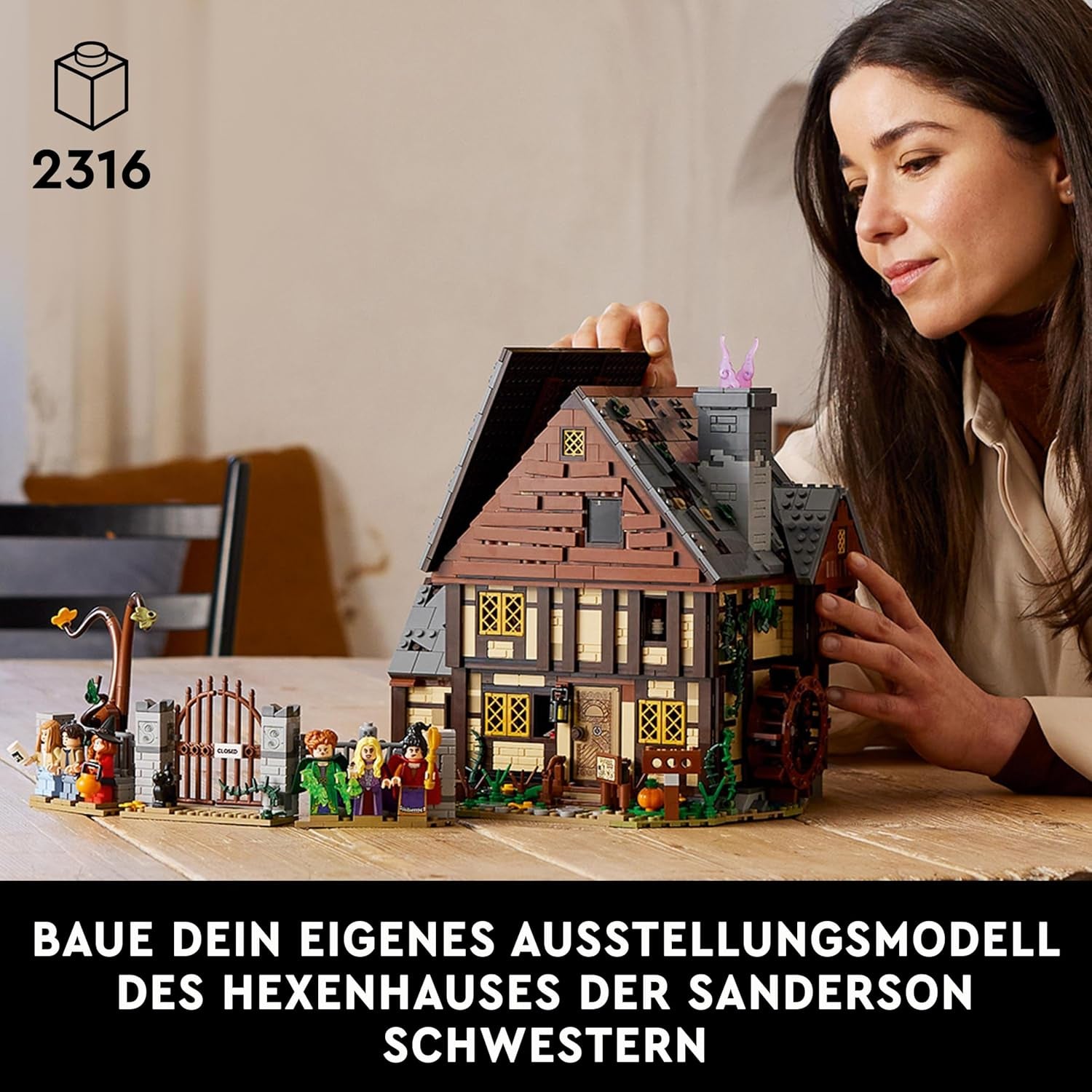 LEGO Ideas Hocus Pocus: Sada Sandersonových sester Čarodějnický dům, sbírka pro dospělé s domečkem, 6 minifigurek a doplňků, žena a muž 21341 Stavebnice Besuche den LEGO-Store