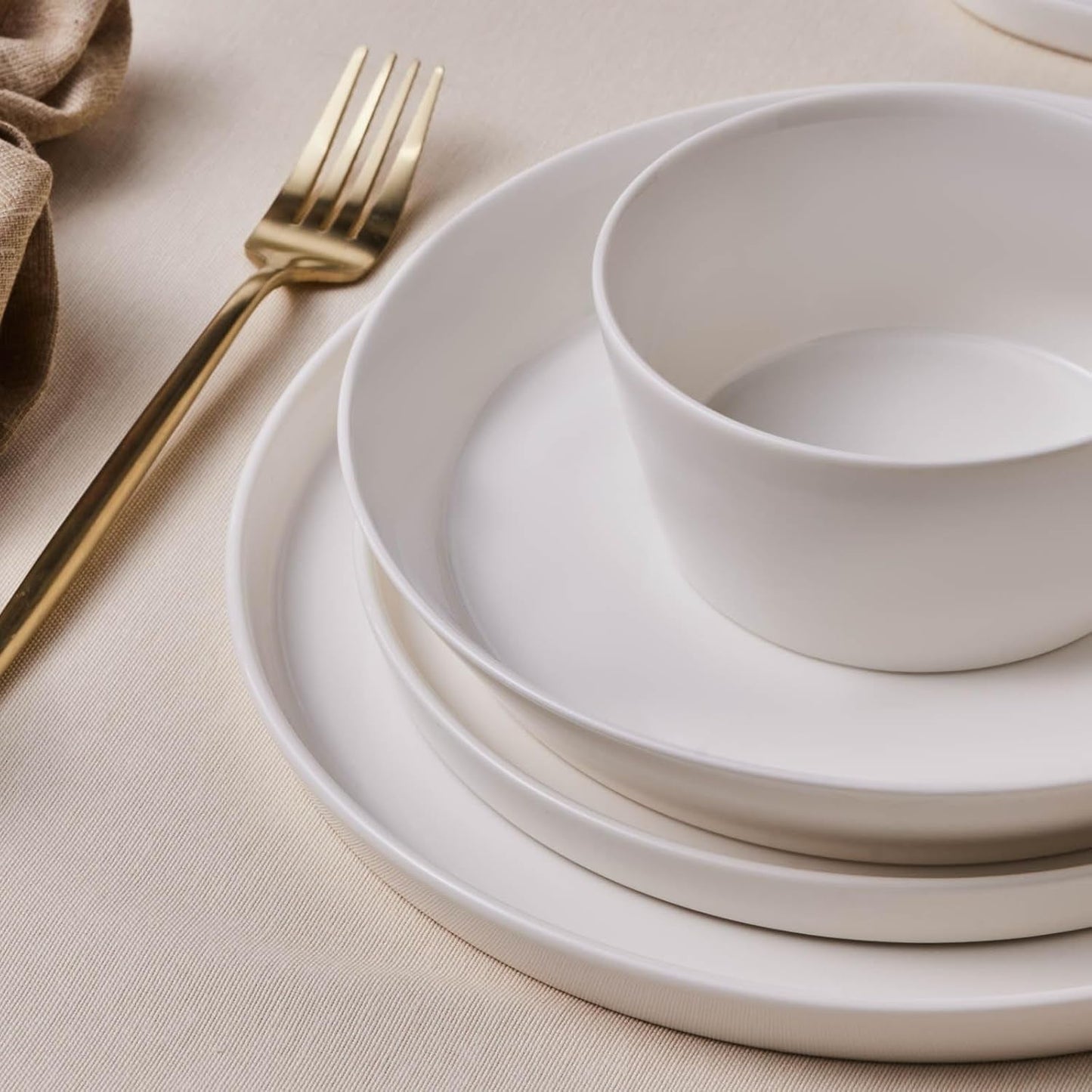 Sada nádobí Karaca Stream Bone Bomo pro 12 osob Sada elegantních čtvercových talířů Sada elegantního bílého porcelánového nádobí