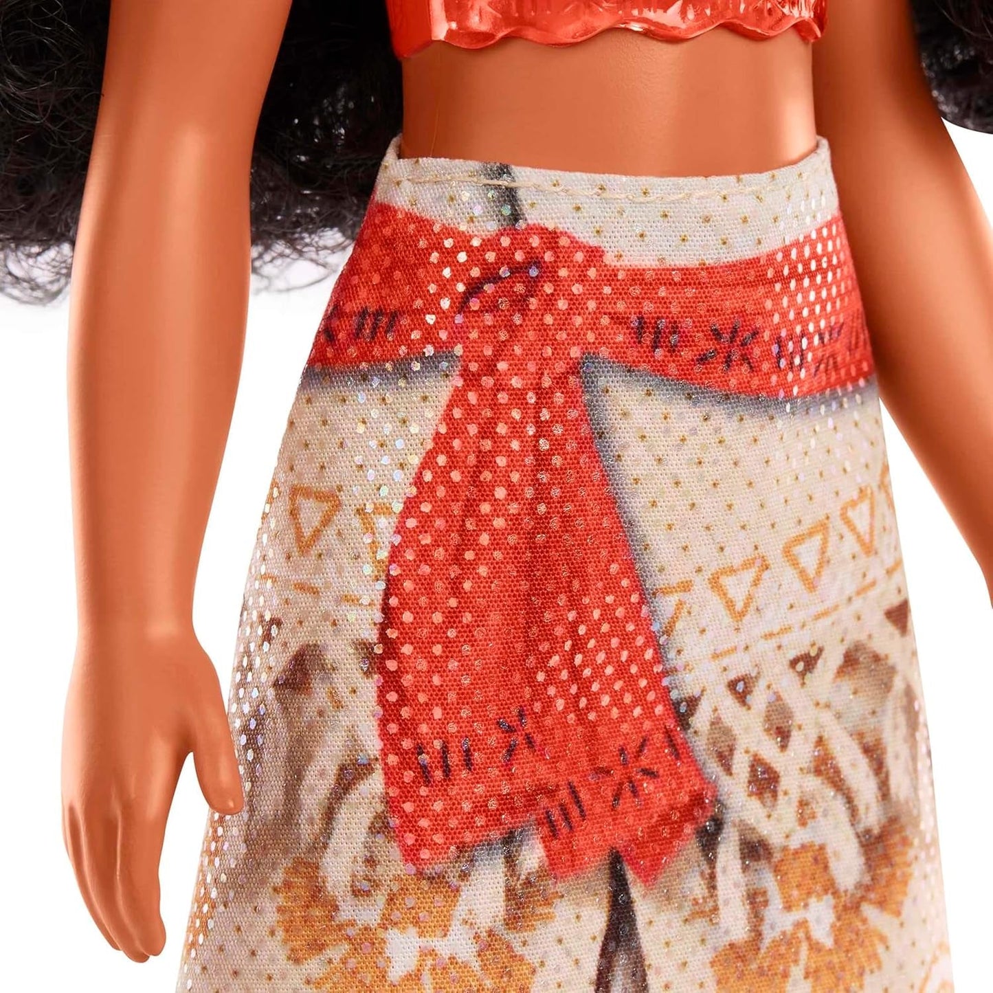 Mattel DISNEY Moana - Kloubová módní panenka s třpytivým outfitem, odnímatelnou čelenkou a náhrdelníkem, pro děti od 3 let, HPG68