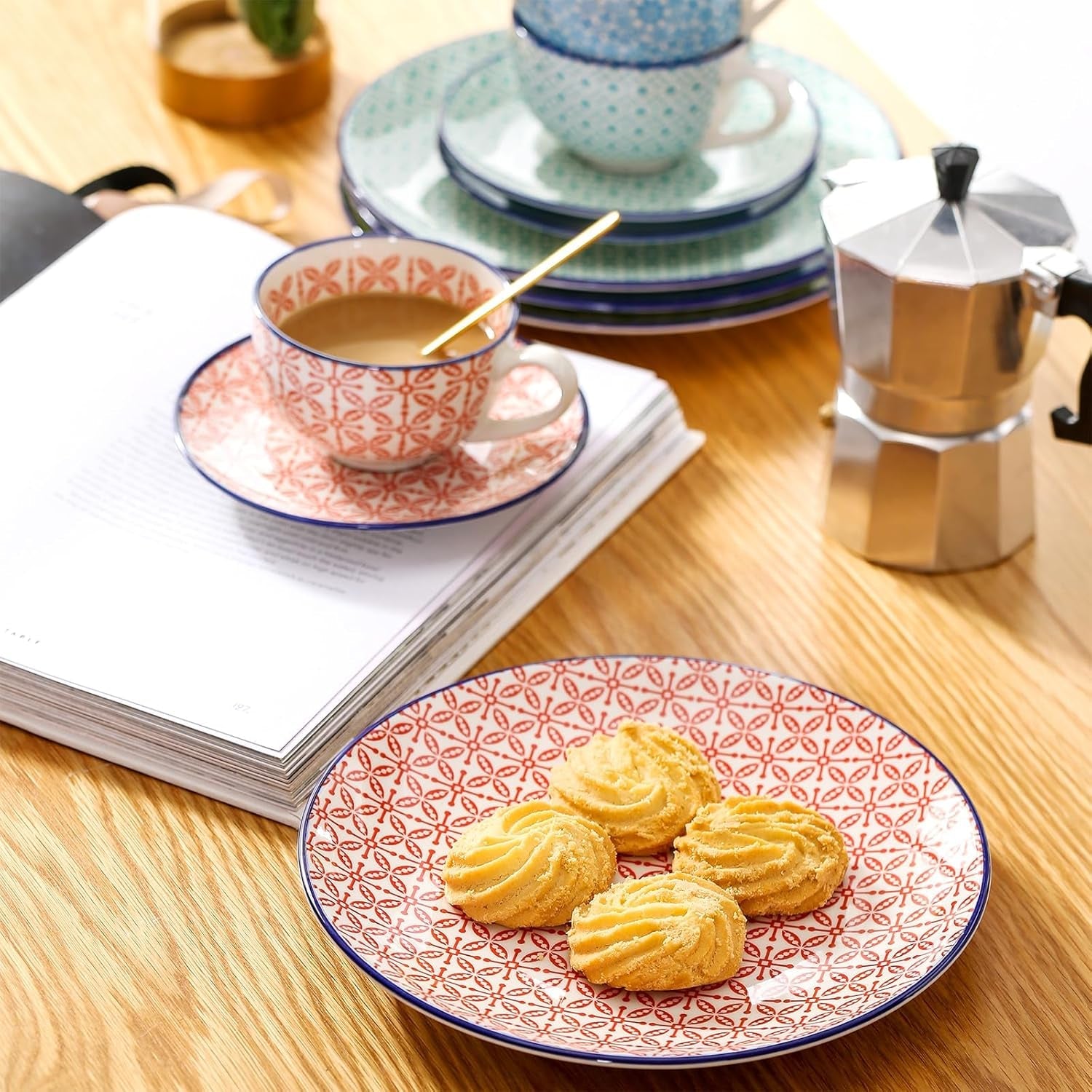 Porcelánová kávová sada Vancasso Macaron, 12dílný barevný kávový servis pro 4-12 osob, sada šálků, včetně šálků na kávu, podšálků a dezertních talířků