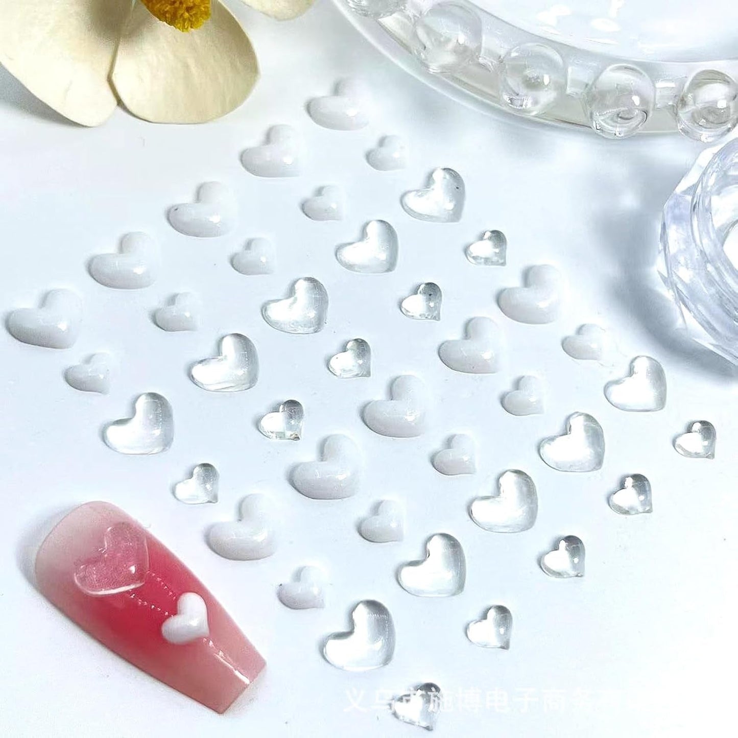 3D přívěšky na zdobení nehtů srdce, 320 Stück Niedliche Klar Acryl Herz Přívěsky na nehty, Flatback Heart Nagel Strasssteine ​​​​4Mm 6Mm 8Mm Harz Nagelkunst Dekorationen for Frauen Mädchen DIY Maniküre Zubehör (4Mm)6Mm 8