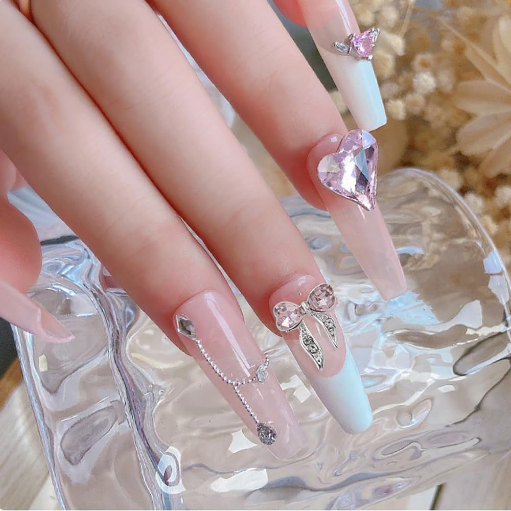 Luxus Rosa Diamant Nagel Charms 3D Butterfly Nail Art Charms Mašle na nehty Y2K Heart Charms Nägel Zubehör Schmetterling Herz Schleife Nageldesign Edelsteine ​​​​Strasssteine ​​Glitzersteine ​​​​Nagelschmuck
