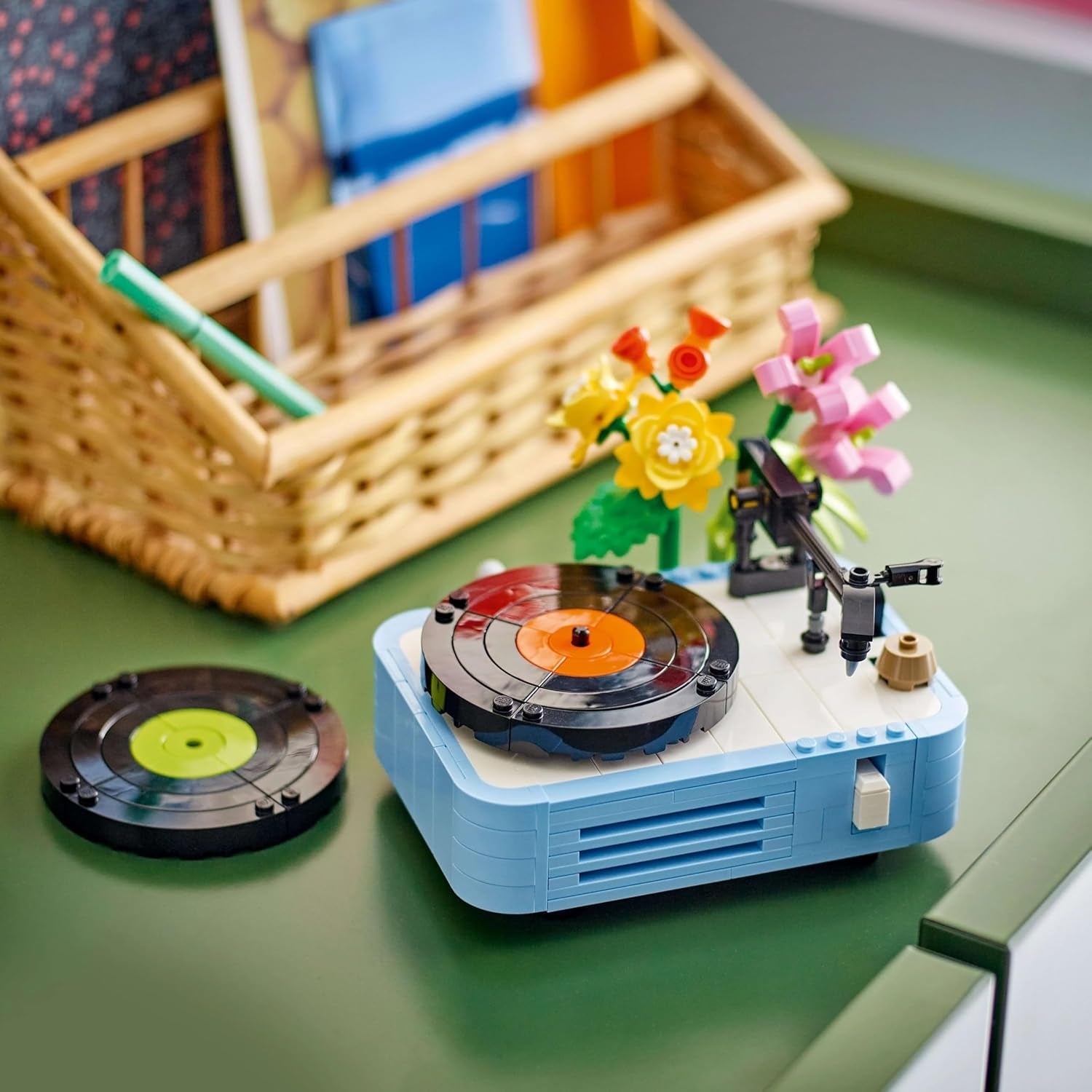 Přehrávač disků LEGO Creator 3v1 s květinami - konvertibilní hračka na rádio nebo mikrofon - hudební hračky pro děti - nápad na kreativní dárek pro dívky a chlapce od 8 let 31172 Stavebnice Besuche den LEGO-Store