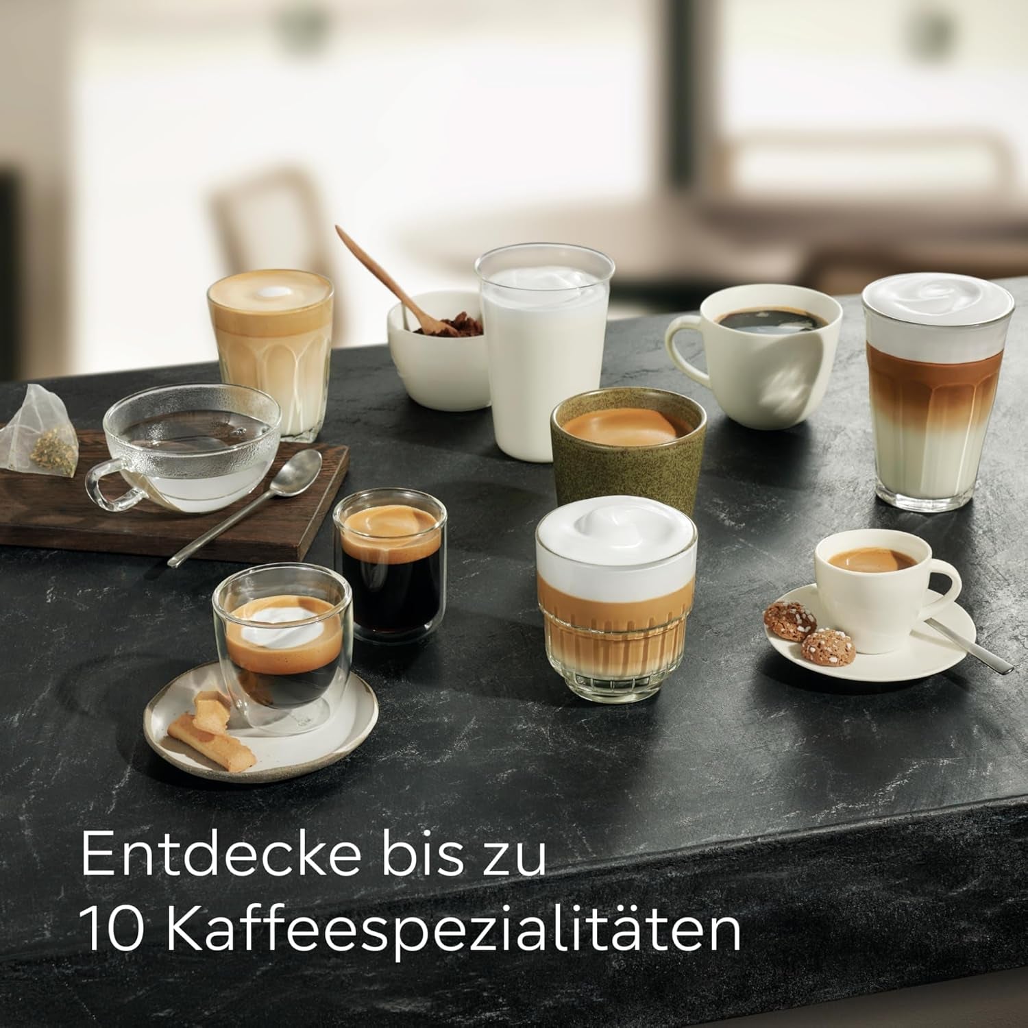 Siemens EQ500 plně automatický espresso kávovar TQ513D01, mnoho kávových specialit, napěňovač mléka, integrovaný zásobník na mléko, automatické čištění párou, 1500 W, přírodní světlá stříbrná/klavírní černá