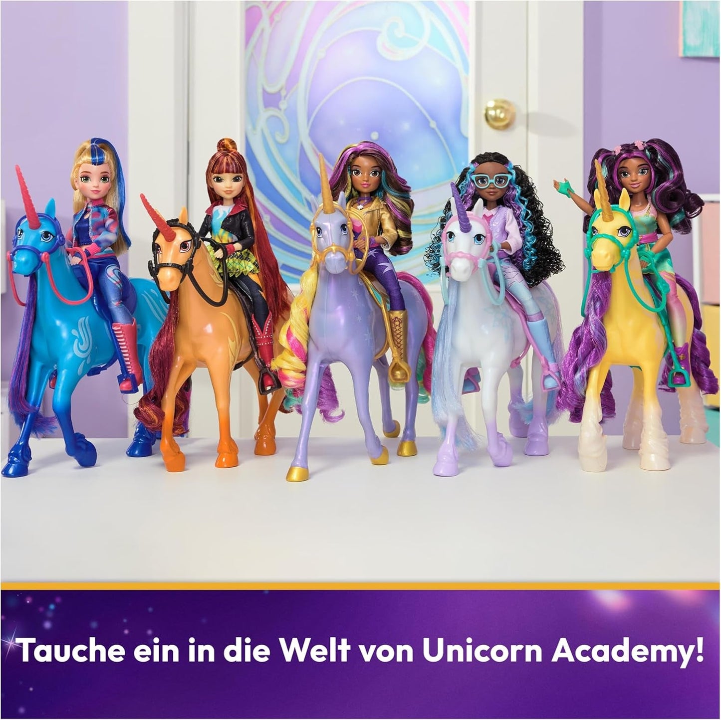 Unicorn Academy Valentina Doll - originální panenka z oblíbené série Netflix, měří 24 cm a má 5 doplňků pro nápadité hraní rolí, pro děti od 4 let.