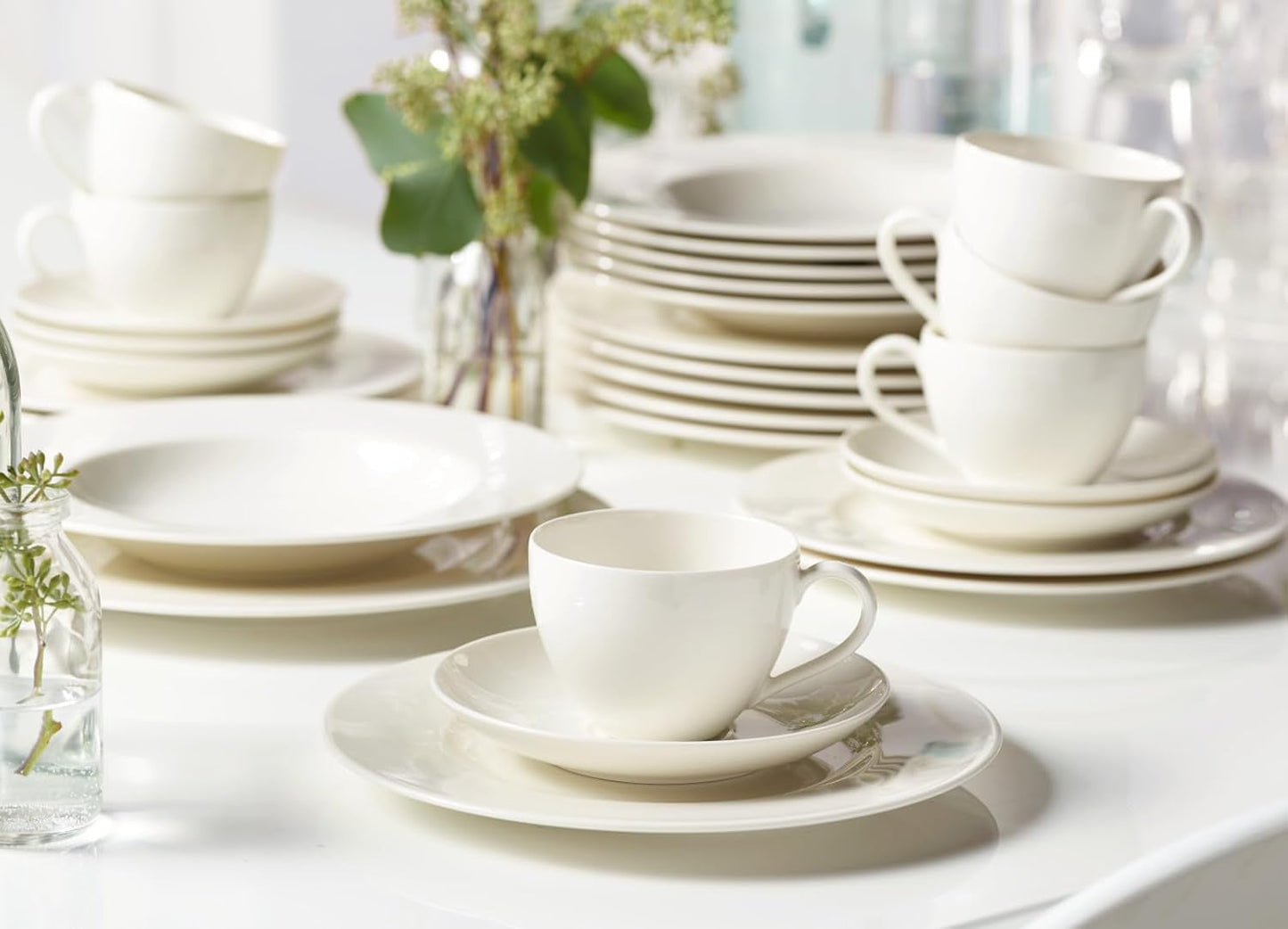 vivo - Villeroy & Boch Group - Basic White 30dílná sada nádobí, vhodné do myčky a mikrovlnné trouby, Bílá sada nádobí, Kávová sada, Keramika, Talíře, Šálky, Premium porcelán