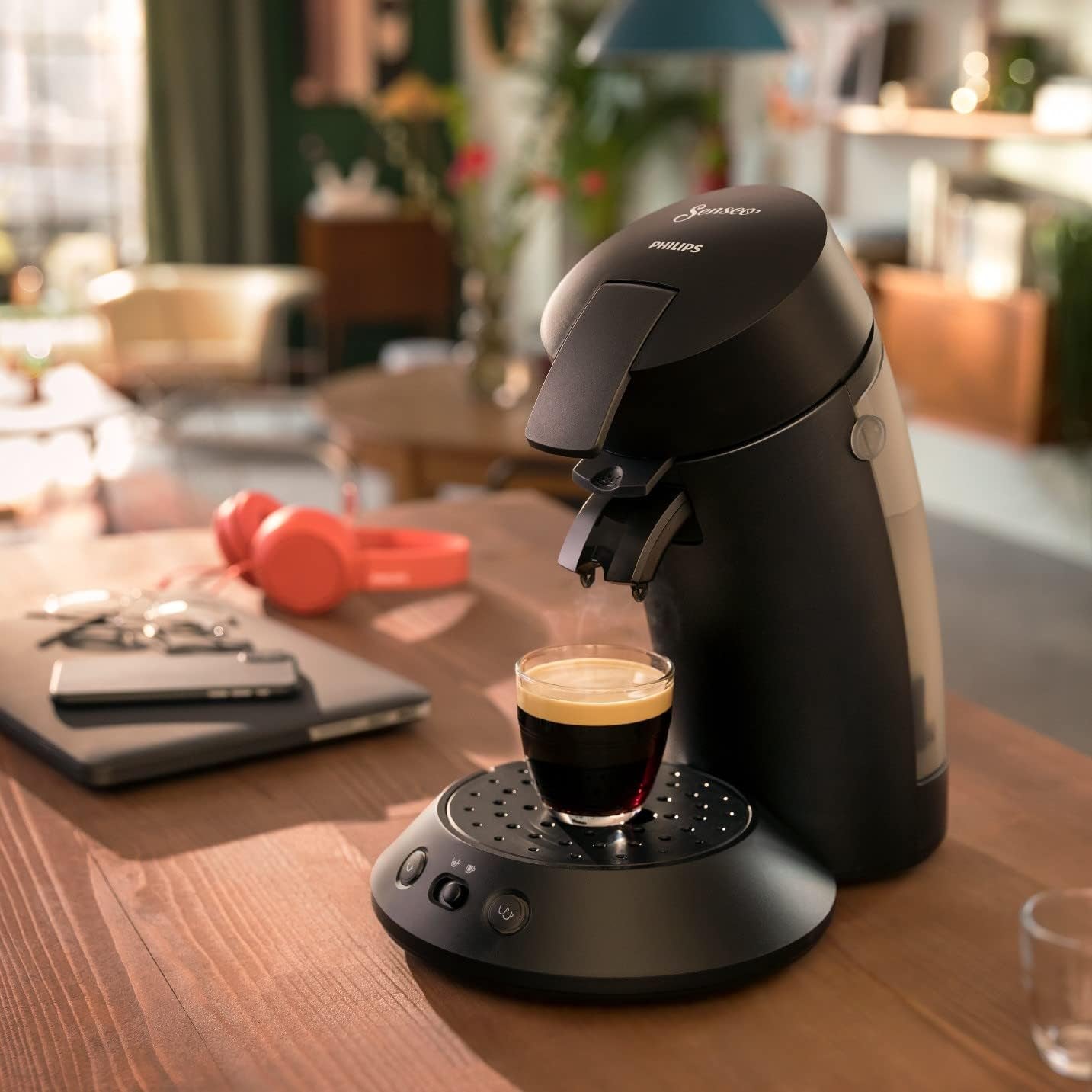 Espresso kávovar PHILIPS Original Plus Eco, výběr intenzity kávy, technologie Coffee Boost, 80 % recyklovaný plast*, 45 % snížená spotřeba energie**, 2 šálky současně, klavírní čerň (CSA210/22)