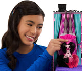 Hotelový domeček pro panenky Monster High Buh-tique, skládací herní sada s děsivými překvapeními v každém pokoji a 13+ herních sad, včetně nábytku a doplňků, JBF16