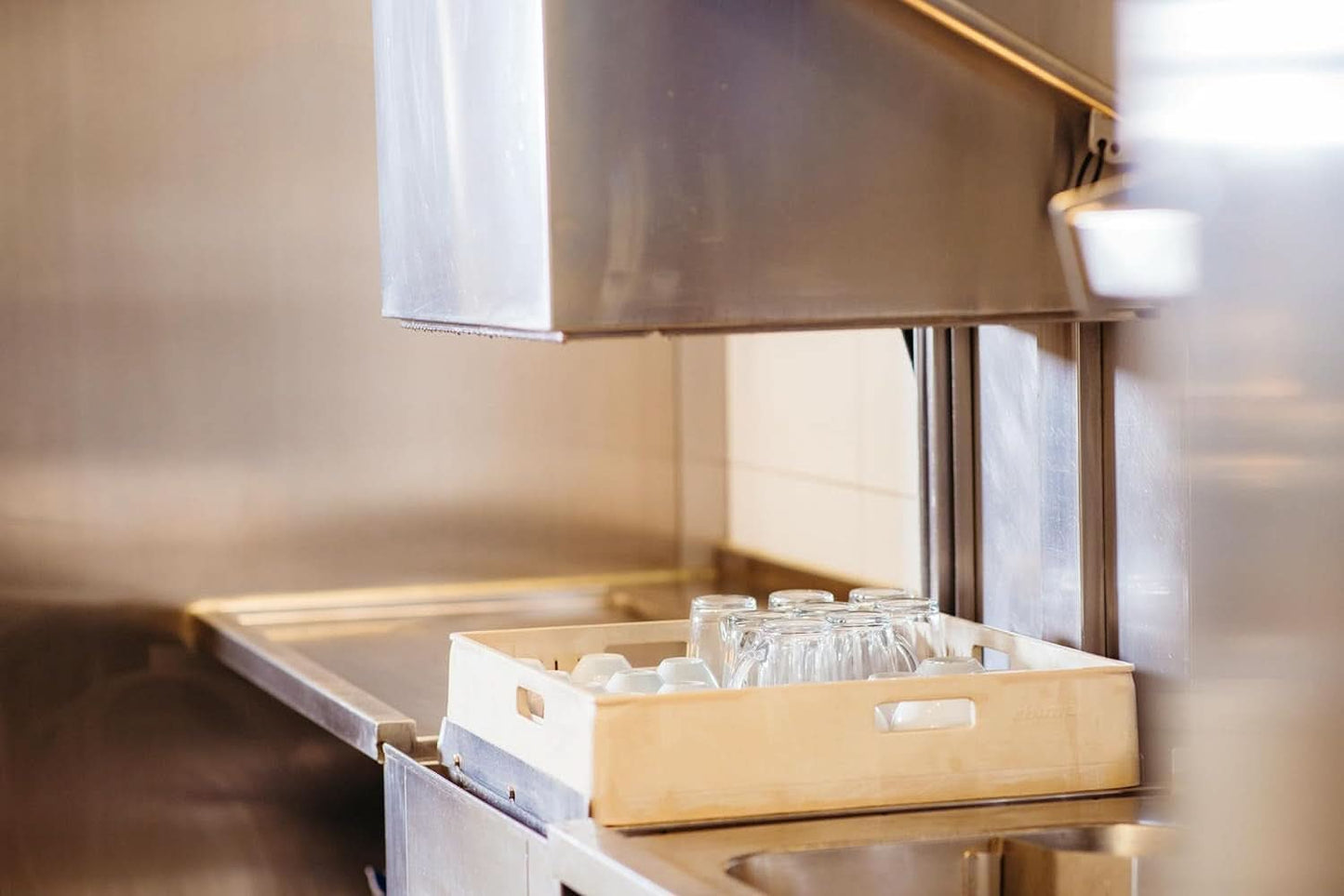 Sun Professional, prostředek na ruční mytí nádobí - Vysoce účinné odstranění mastnoty, se svěží citrusovou vůní, 10 litrů Kuchyňské čisticí prostředky Naty Shop