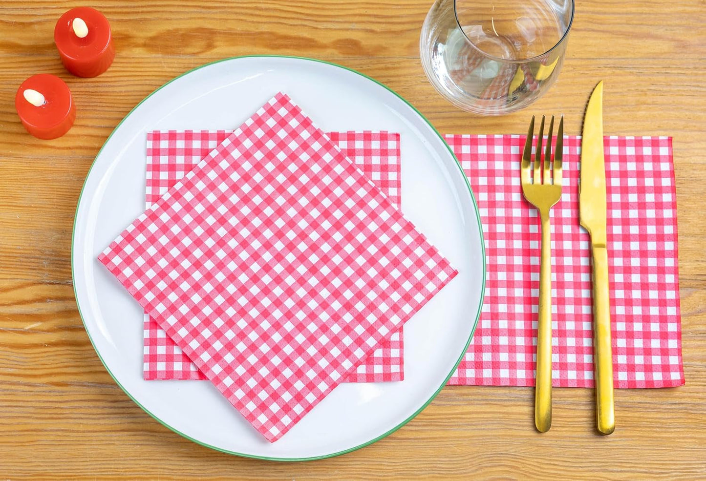 Mluvící stolky 100 x hromadné balení Červený vzor Měkké papírové ubrousky Jednorázové ubrousky pro narozeniny Svatby Stolní servis Vánoční catering Vyrobeno v EU 2 vrstvy 33 cm