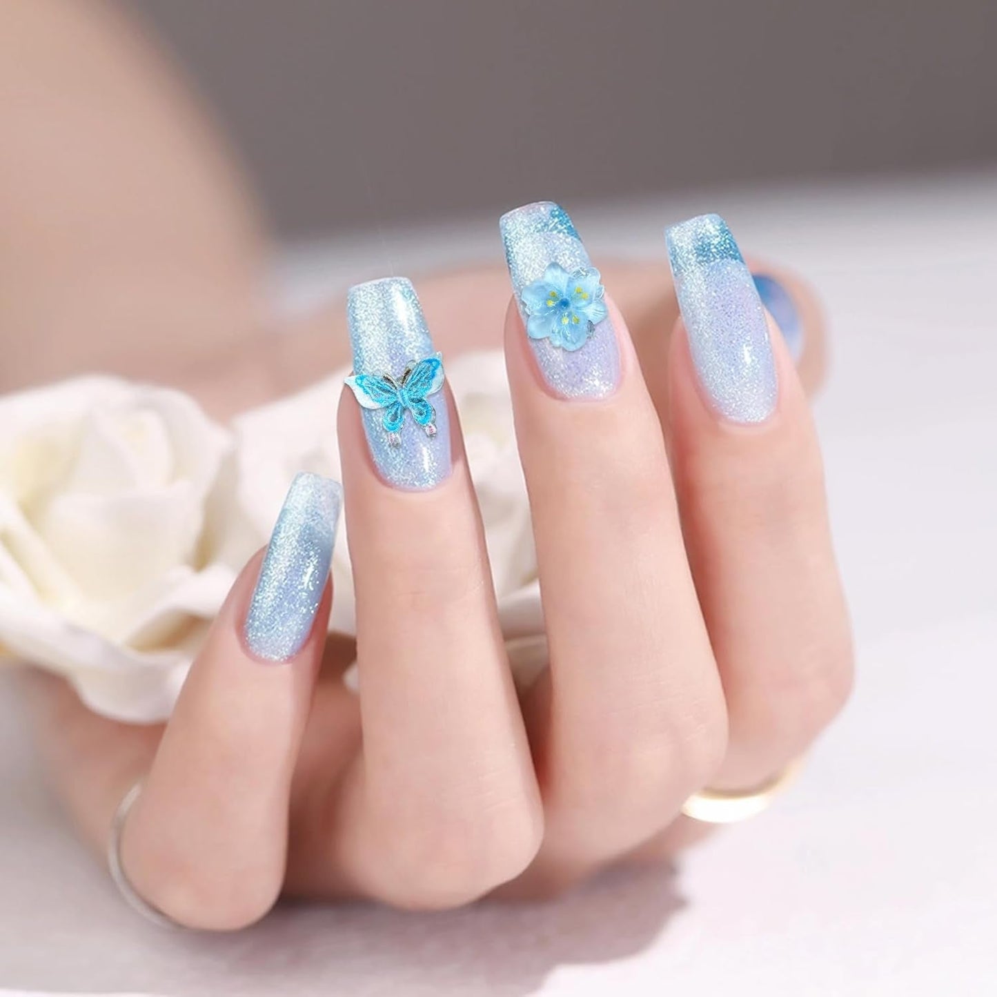 YICH Přívěsky na nehty Nägel Přívěsky 50 ks 3D květiny + 50 ks 3D šišky, letní Nägel Deko Set Šmetterling/květiny Nail Art Nailart