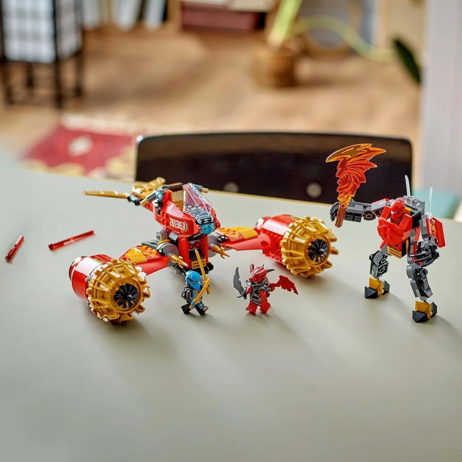 LEGO NINJAGO Kai's Storm Rider Mech - Létající motorka se 3 minifigurkami - Mechanik s pohyblivou hlavou, rukama a nohama - Stavebnice - Dárek pro chlapce a dívky ve věku 7+ 71830 Stavebnice Besuche den LEGO-Store