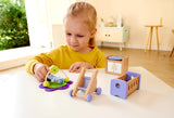Hape Baby Room - Dřevěná sada pokojíčku pro panenky, Nábytek pro panenky, Doplňky k domečku pro batole, Miniaturní dětský pokoj s houpačkou a doplňky, 3 roky stará hra na hraní
