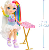 Rainbow High Junior High Rock Band - Amaya, Rainbow Colors - 23cm módní panenka s klávesnicí, přizpůsobitelné pomocí samolepek, kloubové, roztomilá hračka pro děti od 4 let