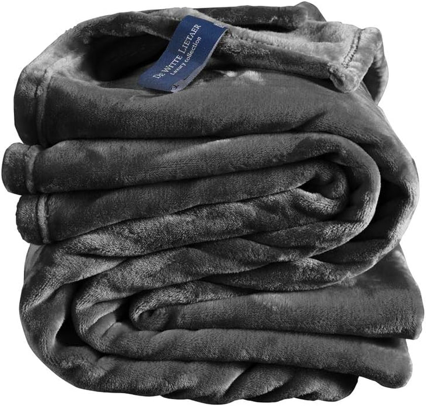 Pohodlná deka, polyester, modrá, 150 X 200 cm Postele a přikrývky De Witte Lietaer Ebony Grey 150X200