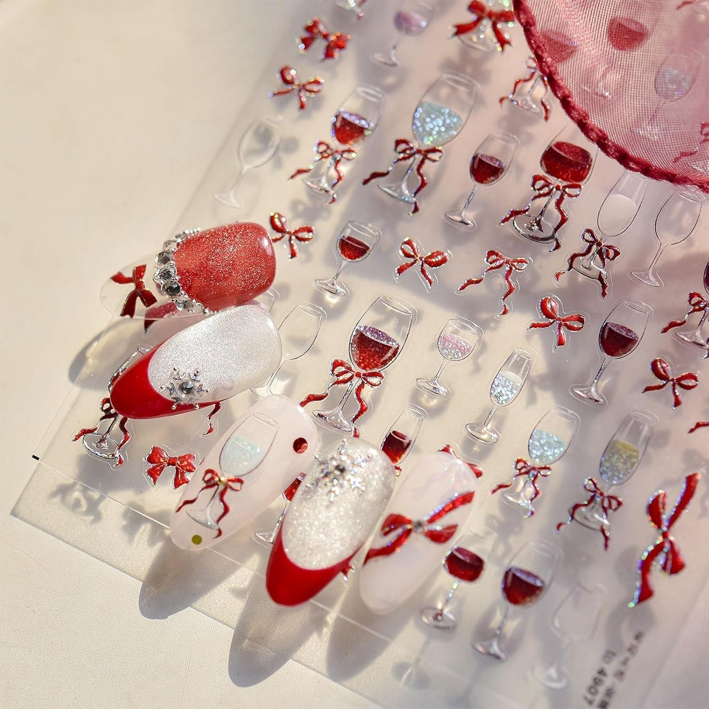 JMEOWIO 3D Nálepka na nehty Roter Kelch Mit Schleife Nálepka na nehty Selbstklebend Nagelaufkleber 5D Stereoskopická dekorace Nageldesign Zubehör 1 Blatt