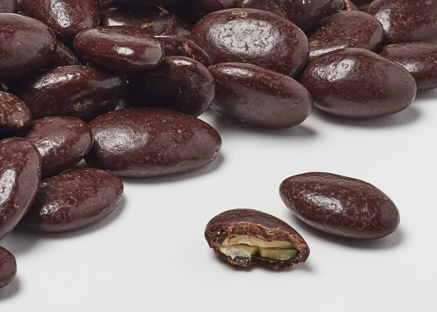Landgarten Bio dýňová semínka v hořké čokoládě - Veganská čokoládová svačina z pečených dýňových semínek - zdroj hořčíku - 1 x 50 g