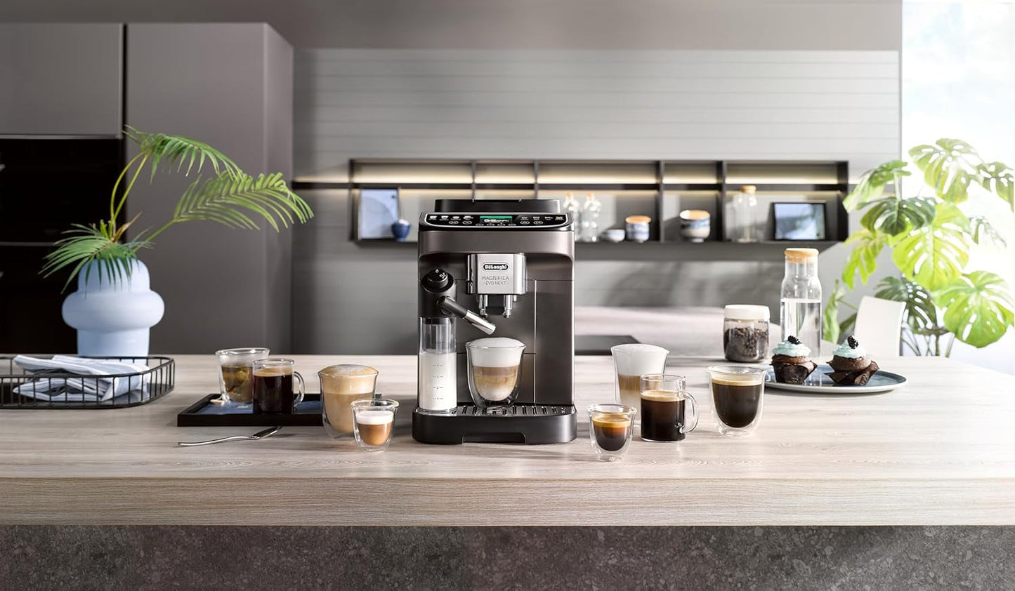 De'Longhi Magnifica Evo Next – plně automatický espressor Perfetto s napěňovačem mléka LatteCrema, 13 nápojů jedním dotykem, kávovar a cappuccino, barevný dotykový displej, titan (ECAM312.80.TB)