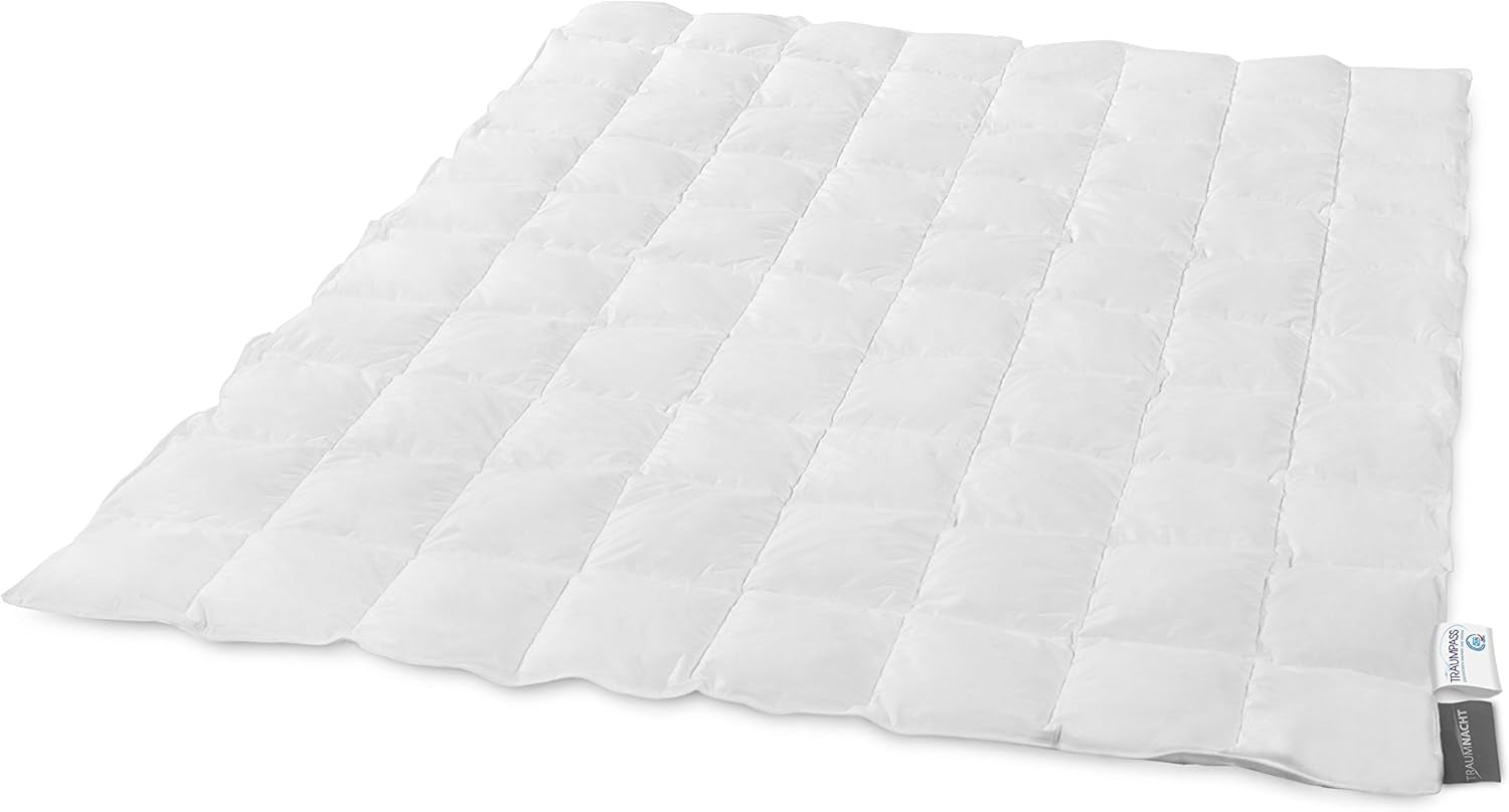 Traumnacht Basic Lehká přikrývka s novým bílým prachovým peřím (60 %) a peřím (40 %), DIN EN 12934, 135 X 200 Cm, Down Pass a certifikace Oeko-Tex, vyrobena podle německé normy kvality Peřiny a přikrývky Naty Shop 60 procent prachové peří / 40 procent peří Lehká letní deka 20035