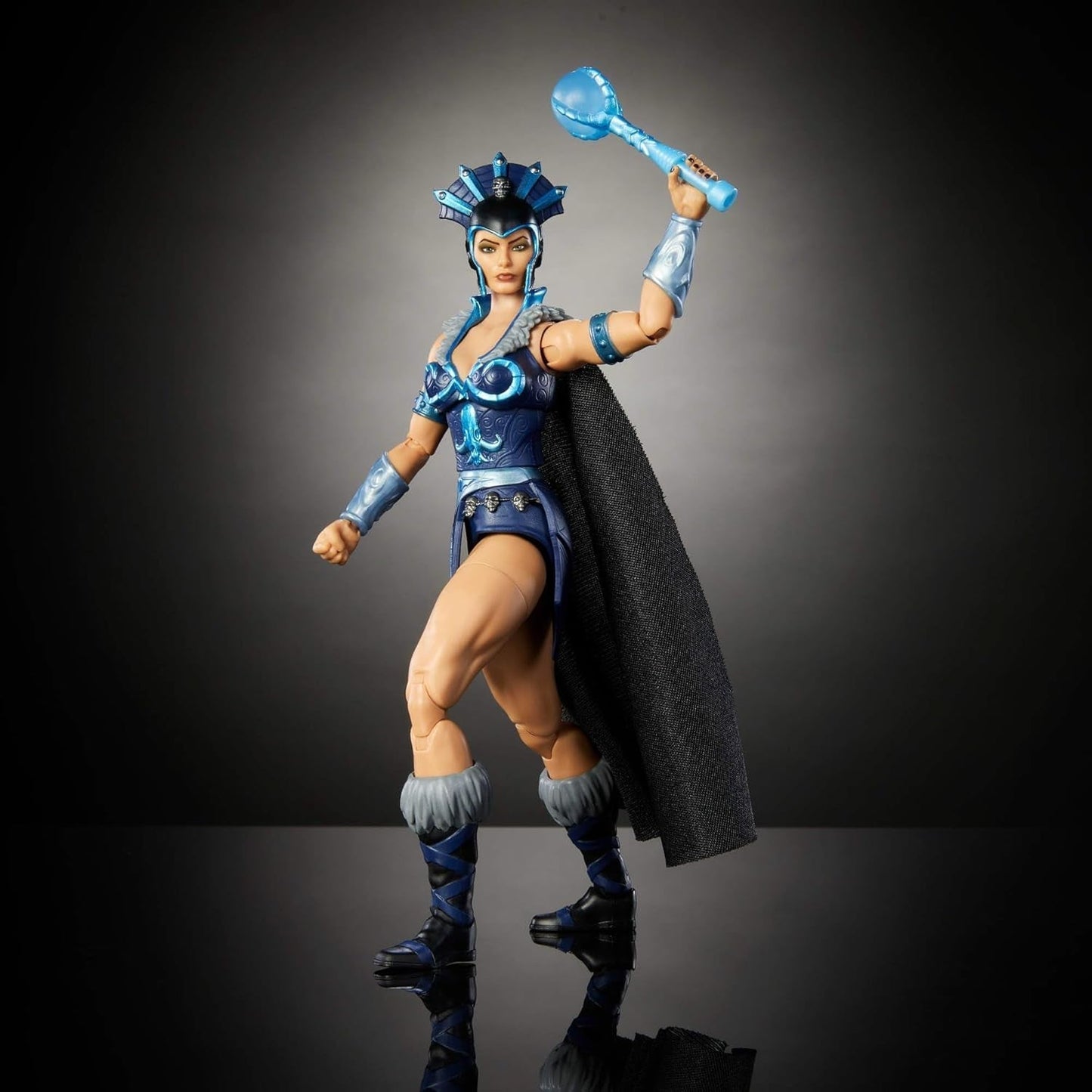 Masters of the Universe Mistrovská akční figurka Přibl. 18 cm vysoký, New Eternia Evil-Lyn, MOTU Toy Villainess, Čarodějka, 30 bodů pohybu, Hůlka s křišťálovou koulí, JBP77 Akční figurky Naty Shop