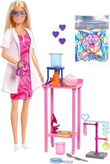 Panenka Barbie Scientist a doplňky s módní blond panenkou, laboratorním stolem, mikroskopem, pokladnou měnící barvu a Petriho miskou, JCR70 Naty Shop Dolls Výchozí název
