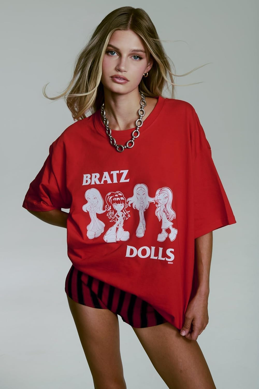 Módní panenka ve stylu trička Bratz Stylin' Jade obsahuje doplňky Roztomilá holčička