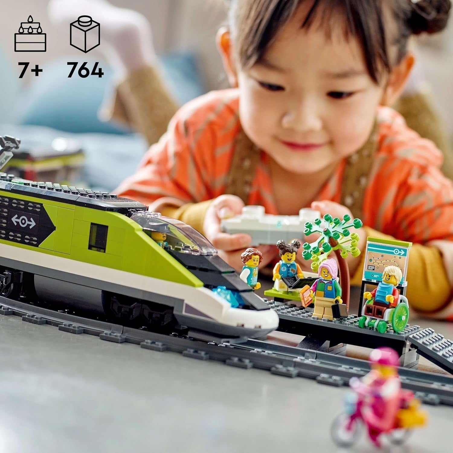 Osobní expresní vlak LEGO City, souprava vlaku na dálkové ovládání, železniční hračka se světlomety, 2 kočárky a 24 kolejových prvků, dárek pro děti, chlapce a dívky 60337 Stavebnice Besuche den LEGO-Store