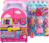 Hrací sada pro panenku Barbie Chelsea a šatní skříň s oblečením a doplňky, 17dílná sada, skládací pro cestování a skladování, HXN03 Naty Shop Dolls
