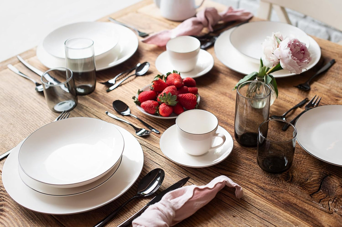 Série MÄSER Felise, elegantní kávový servis pro 6, nadčasový, černý okraj, porcelán, bílá