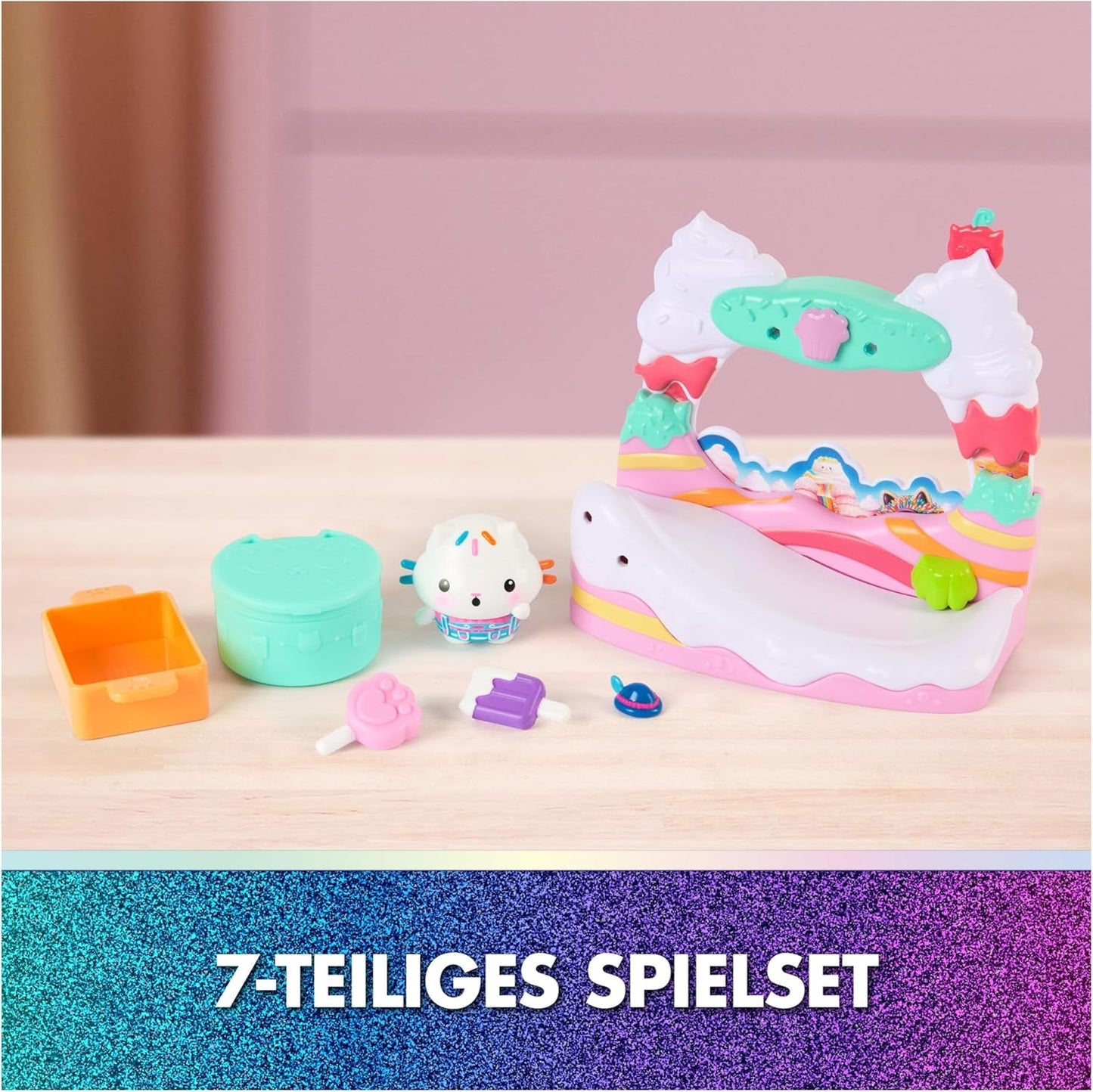 DREAMWORKS DOMEČEK PRO PANENKY GABBY: FILM – Kuchi's Sweet Balcony Playset s figurkami domečku pro panenky a doplňky pro děti od 3 let