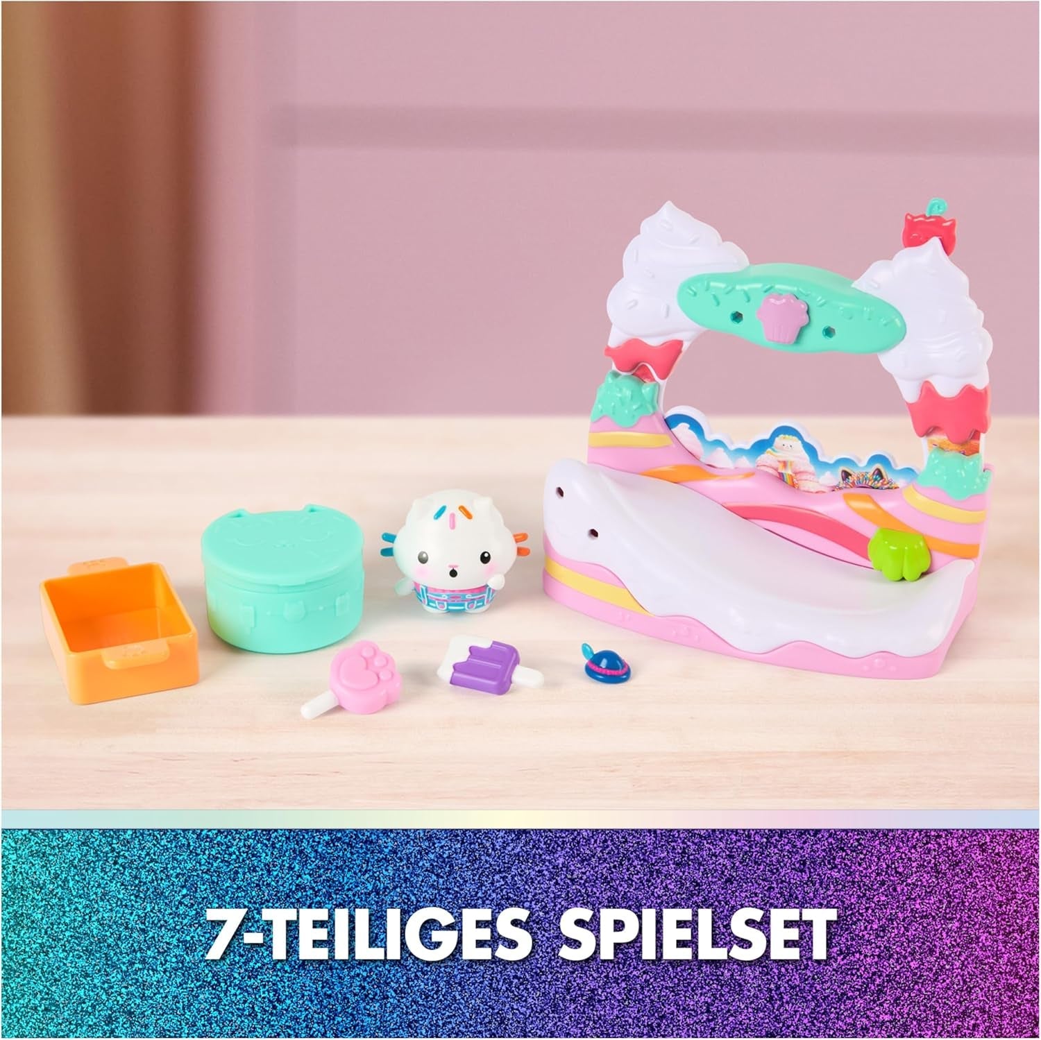 DREAMWORKS DOMEČEK PRO PANENKY GABBY: FILM – Kuchi's Sweet Balcony Playset s figurkami domečku pro panenky a doplňky pro děti od 3 let