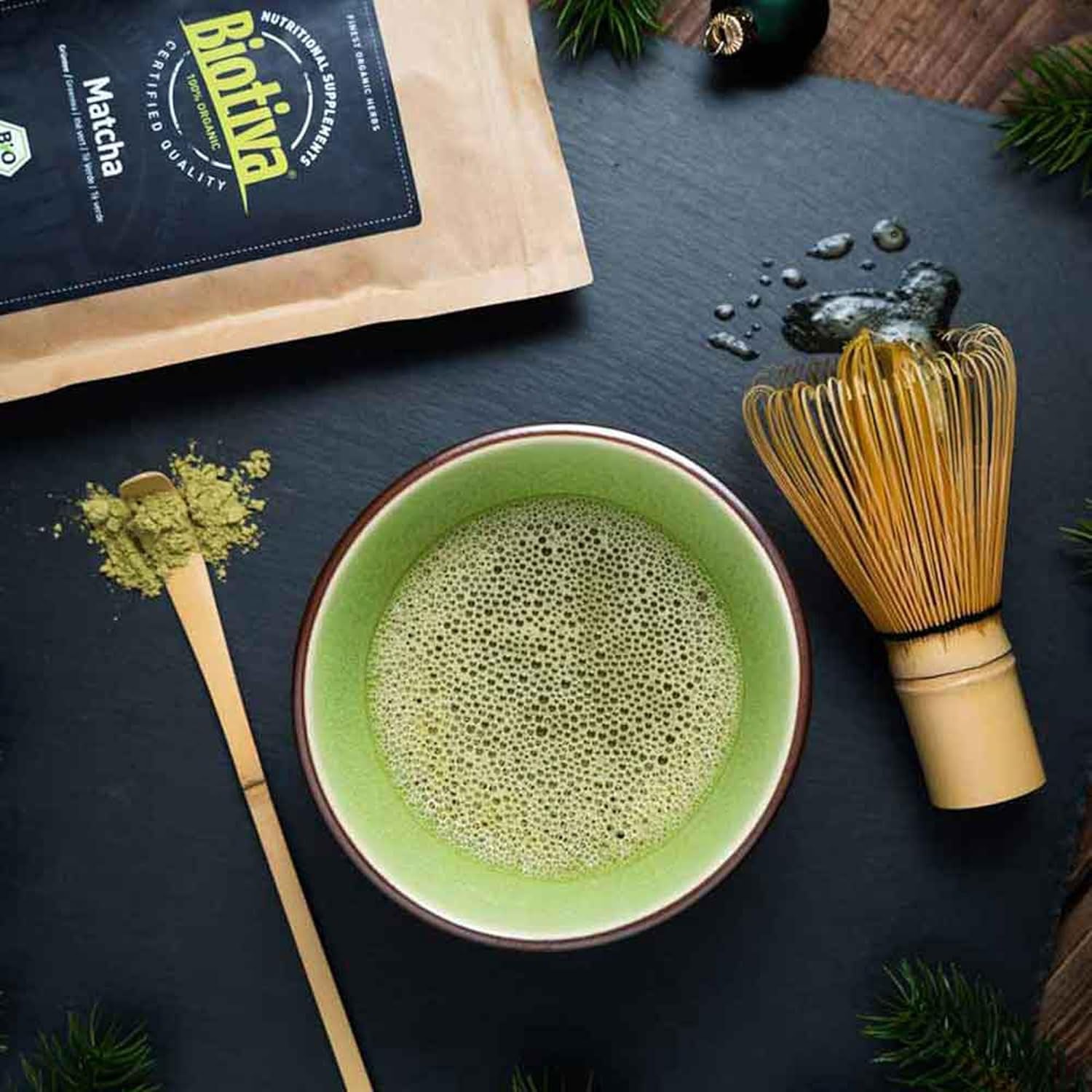 Bio Matcha Tea 100g - Originální Matcha Powder - Tea Latte Smoothies - Nejkvalitnější organická Matcha z Japonska - Lahvováno a kontrolováno v Německu - Biotiva