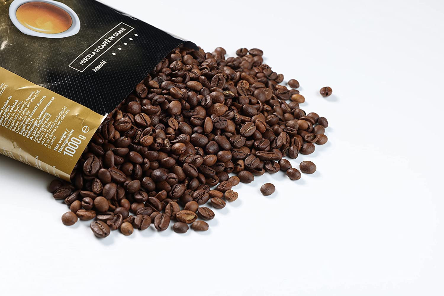 Segafredo Zanetti Selezione Espresso - Celá zrna (balení 1 kg) - Vhodné pro všechny italské kávové speciality - Středně až tmavě pražená, silná a intenzivní chuť