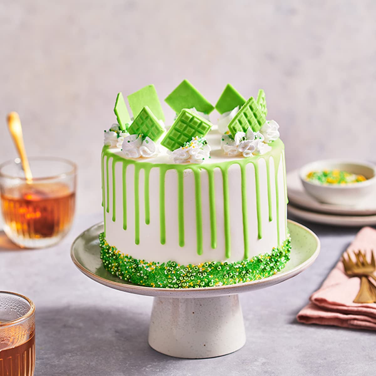 Funcakes Choco Drip Spring Green (Grün): Köstlicher Gesmack, Einfach Zu Verbenen, Perfekt Für Tropfkuchen, Drip Gesmack Nach Schokolade. Wiederverschließbare Packung 180 G. Směs na pečení a vaření Naty Shop
