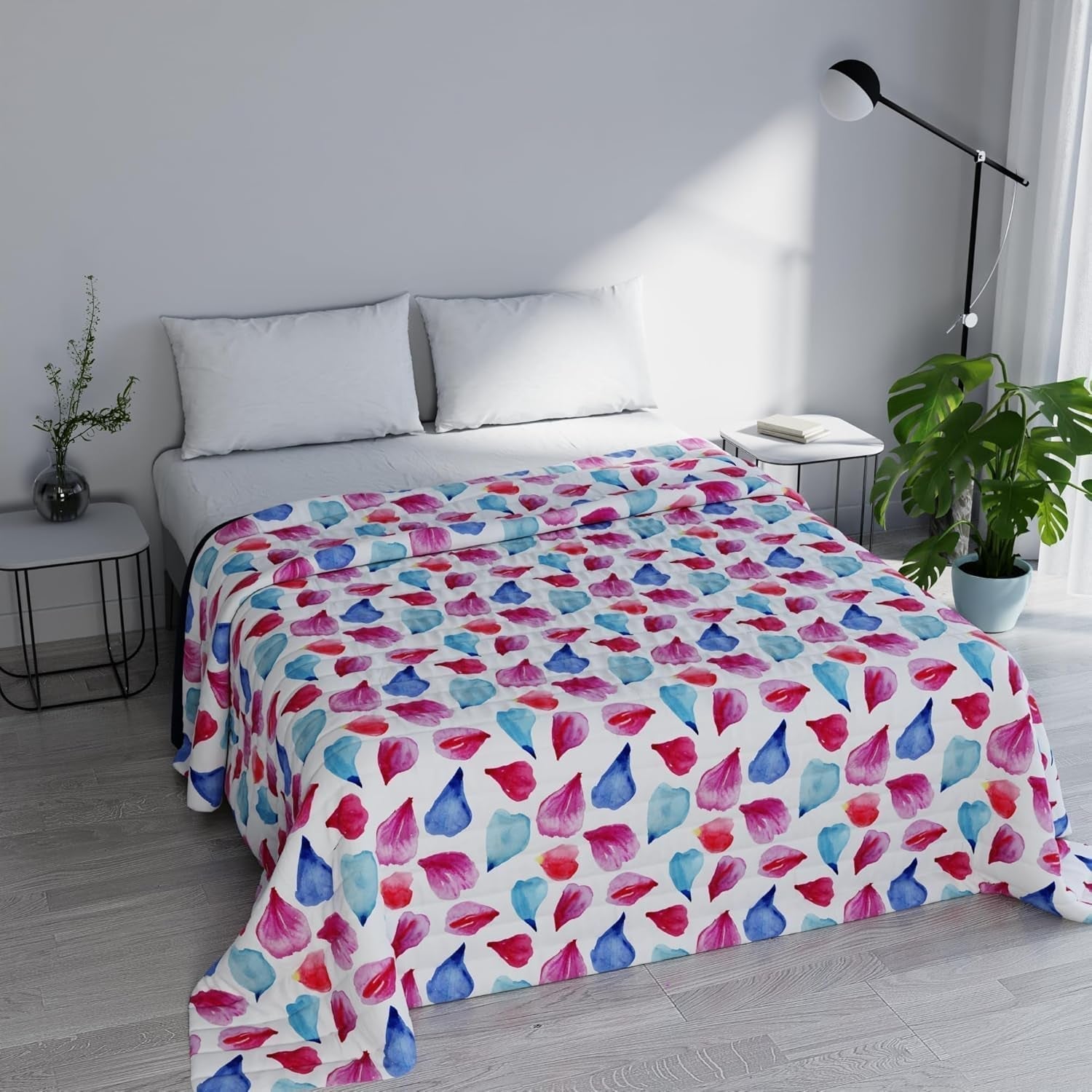 Letní přikrývka s fantasy potiskem, polyesterová výplň, Petals, 260X270Cm Přikrývky a přikrývky Naty Shop