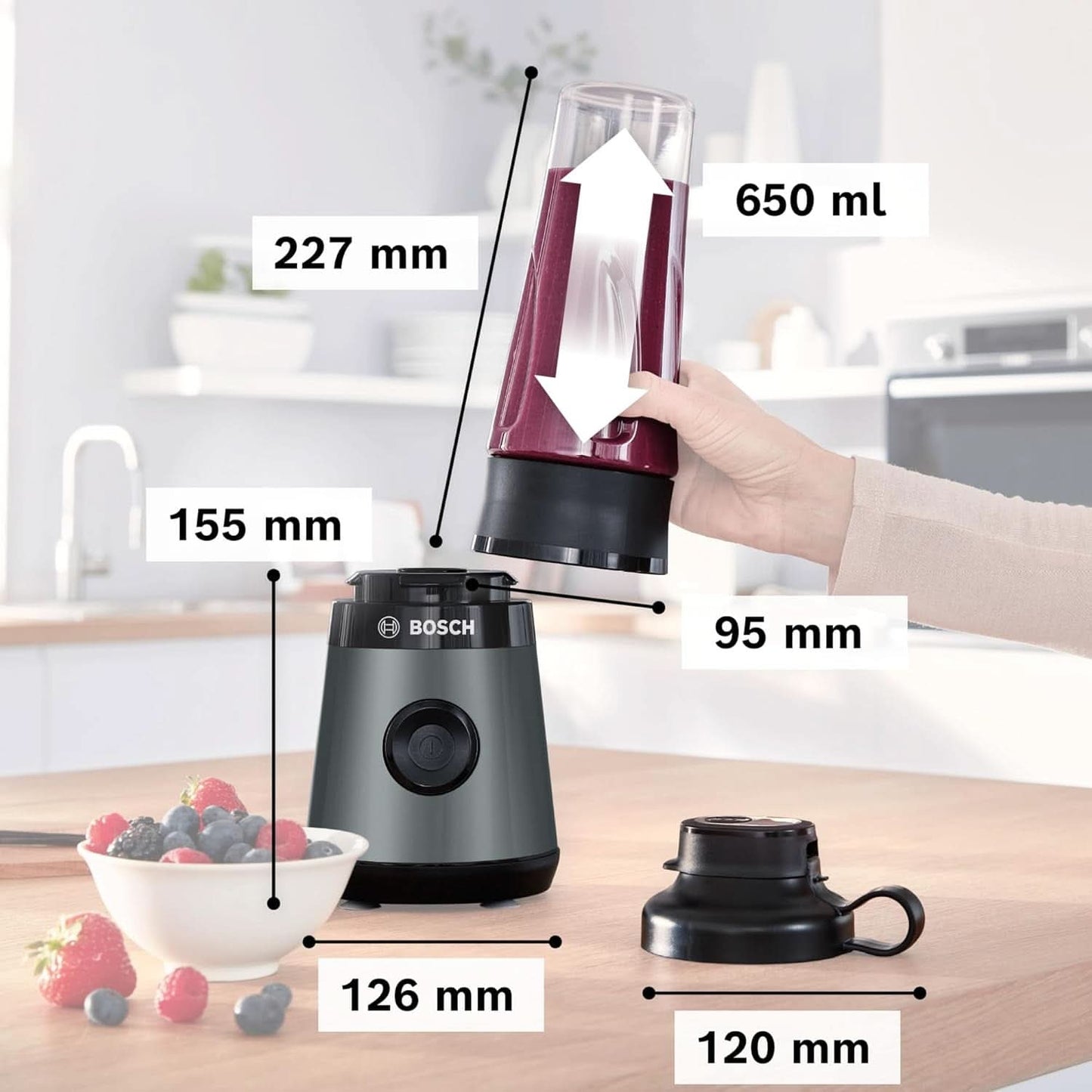 Bosch Mini-stojanový mixér Vitapower Serie 2 MMB2111S, vysokorychlostní mixér, Bis Zu 40 000 ot./min., Tritan Togo-Flasche 0,6 L, Trinkdeckel, Bruchsicher, Spülmasch.Geeignete Teile, 450W, Silberty Shopwarz Kitchen