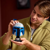 LEGO Star Wars 75408 Helma Jango Fett - Mandalorianská stavebnice pro dospělé - Model se stojanem, jmenovkou a nastavitelnou anténou - Dárek pro fanoušky Útoku klonů Stavebnice Besuche den LEGO-Store