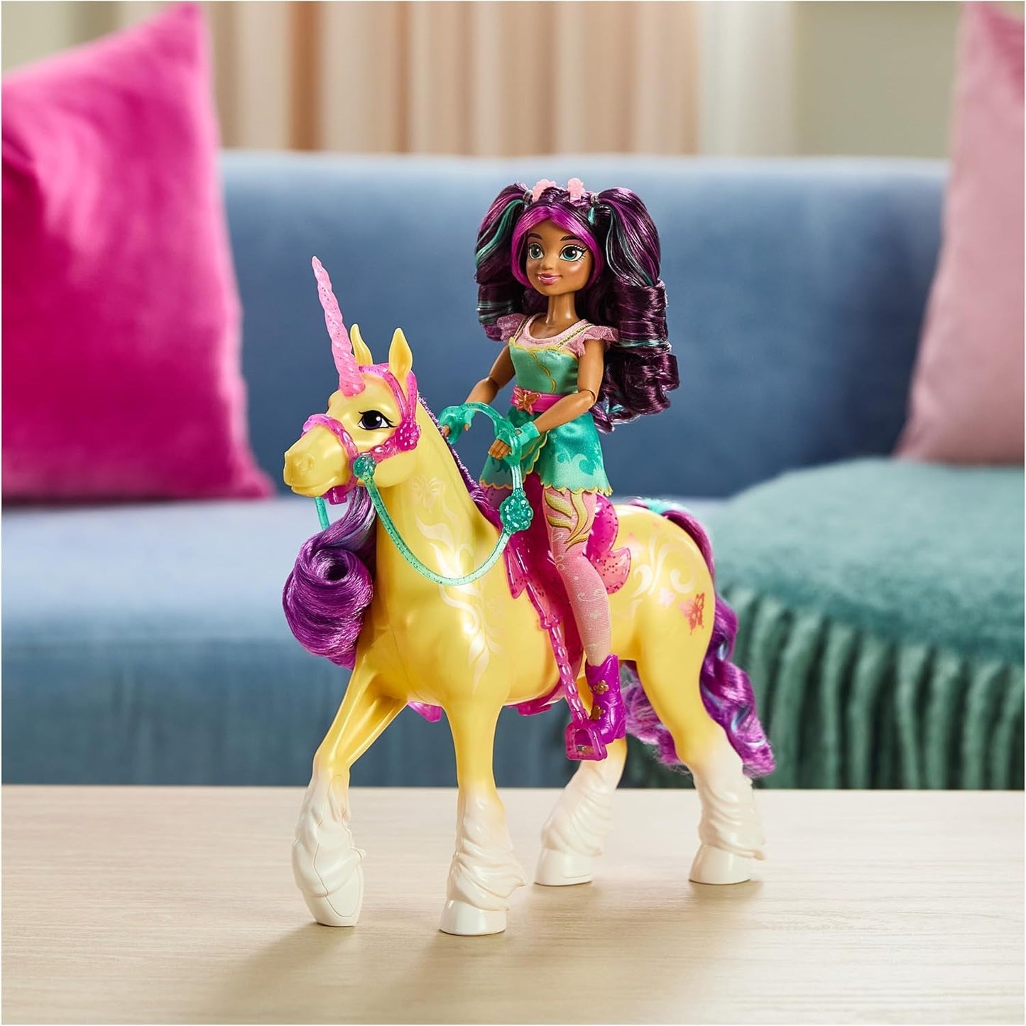 Unicorn Leaf Unicorn Academy - 28 cm vysoký originální jednorožec Ava ze série Netflix se skutečnou hřívou a ocasem, odnímatelnou uzdou a sedlem a kartáčem, pro děti od 4 let