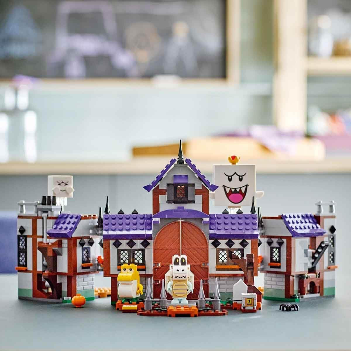 LEGO Super Mario King Buu Huu's Haunted House Kids Sběratelská sada Haunted House Nintendo s dárkem Baby Yoshi pro chlapce, dívky a hráče Věk 8+ 71436 Stavebnice Besuche den LEGO-Store
