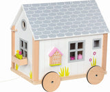 Goki 51477 - Malý Hygge dřevěný a textilní domeček pro mini panenky, pojízdný domeček pro panenky ve skandinávském stylu, 38 cm x 27 cm x 33 cm, sada 40 let, domečky pro panenky od 3 let Naty Shop