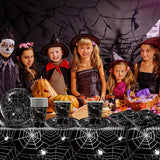 49dílná sada papírových příborů Halloween Spider včetně talířů, ubrousků, sklenic a ubrusu. Černá sada nádobí s dezertními talířky, ubrousky a skleničkami.